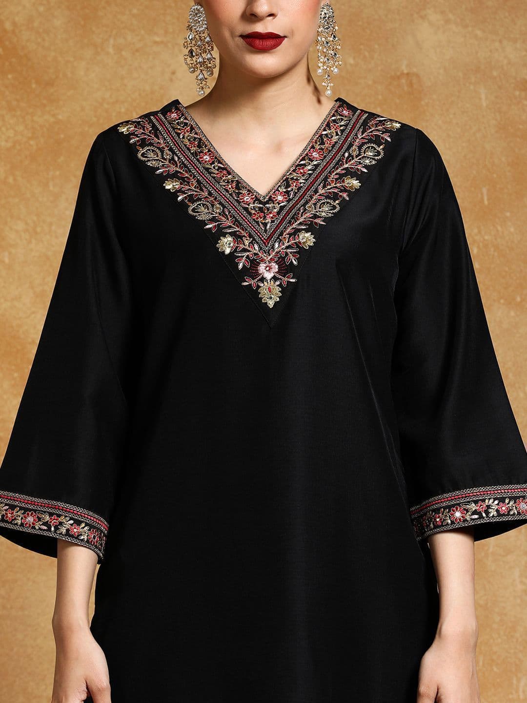 Varanga Floral Yoke Design V-Neck Straight Kurta With Trousers And Dupatta thumbnail 5