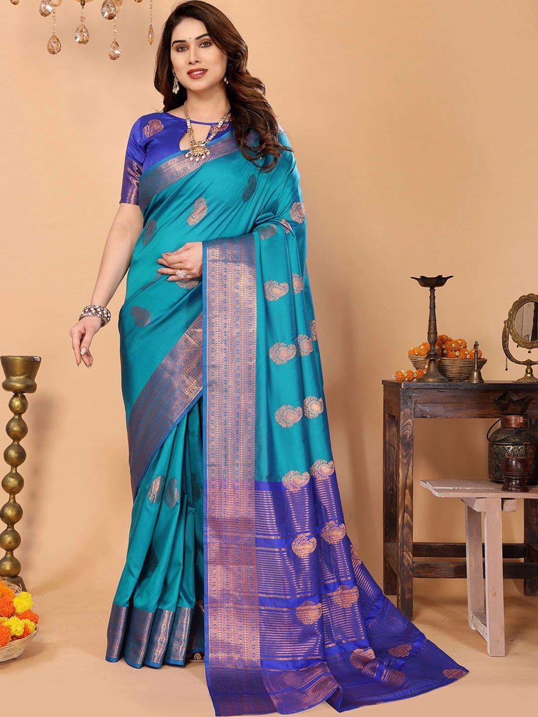 DEVANSH ENTERPRISE Paisley Zari Silk Blend Banarasi Saree - view 1