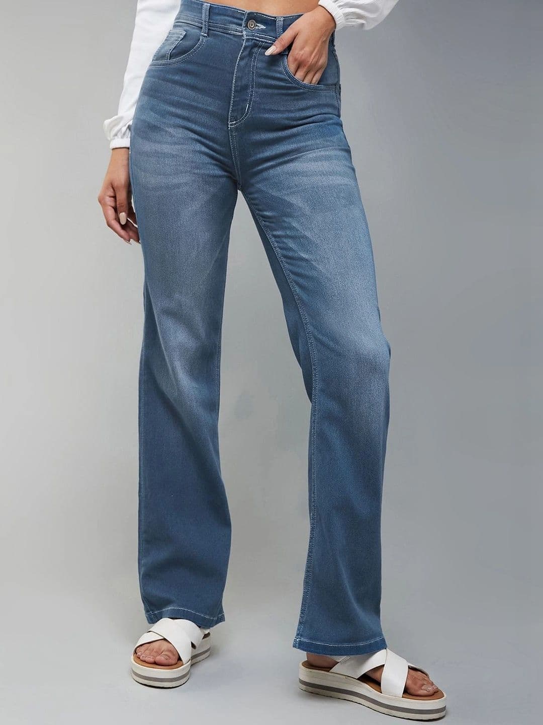 Mast & Harbour Women Wide Leg Mid-Rise Light Fade Stretchable Jeans thumbnail 6