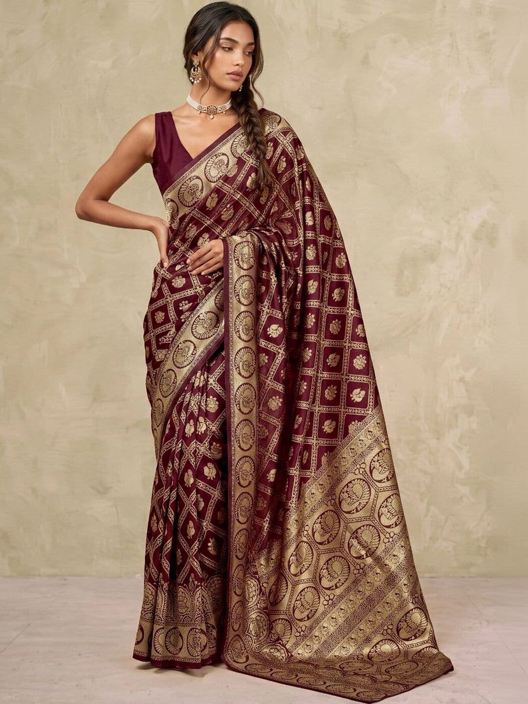 SAARA Woven Design Zari Art Silk Saree thumbnail 3