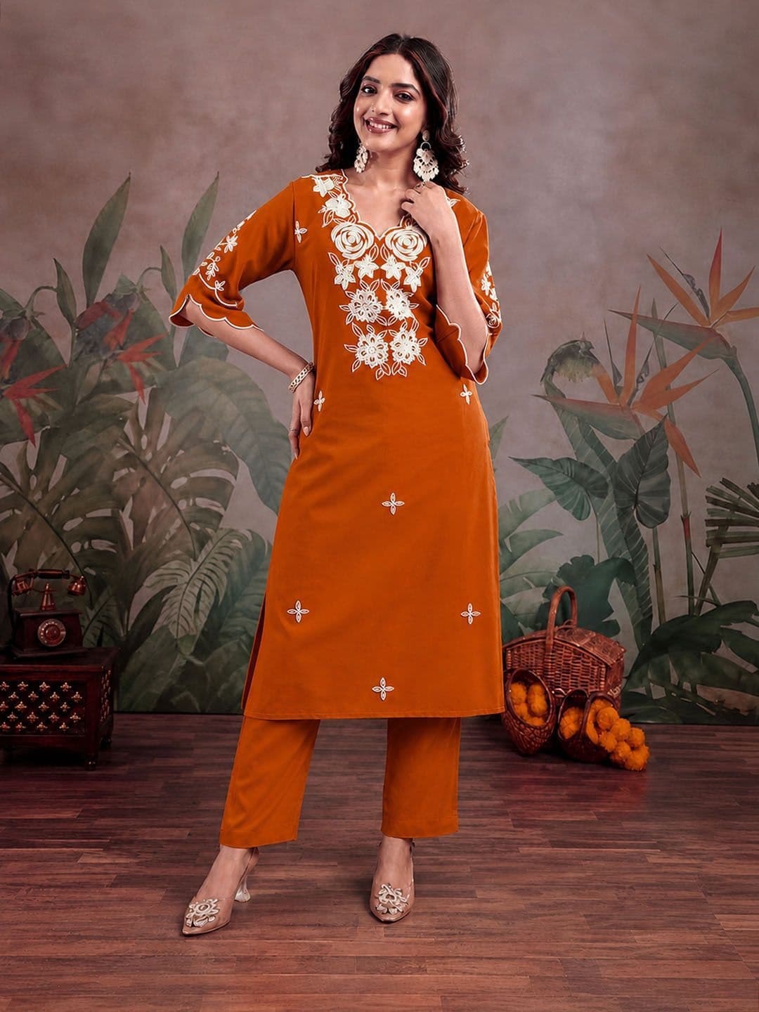 Sangria Women Floral Embroidered Regular Thread Work Kurta with Trousers & With Dupatta thumbnail 3