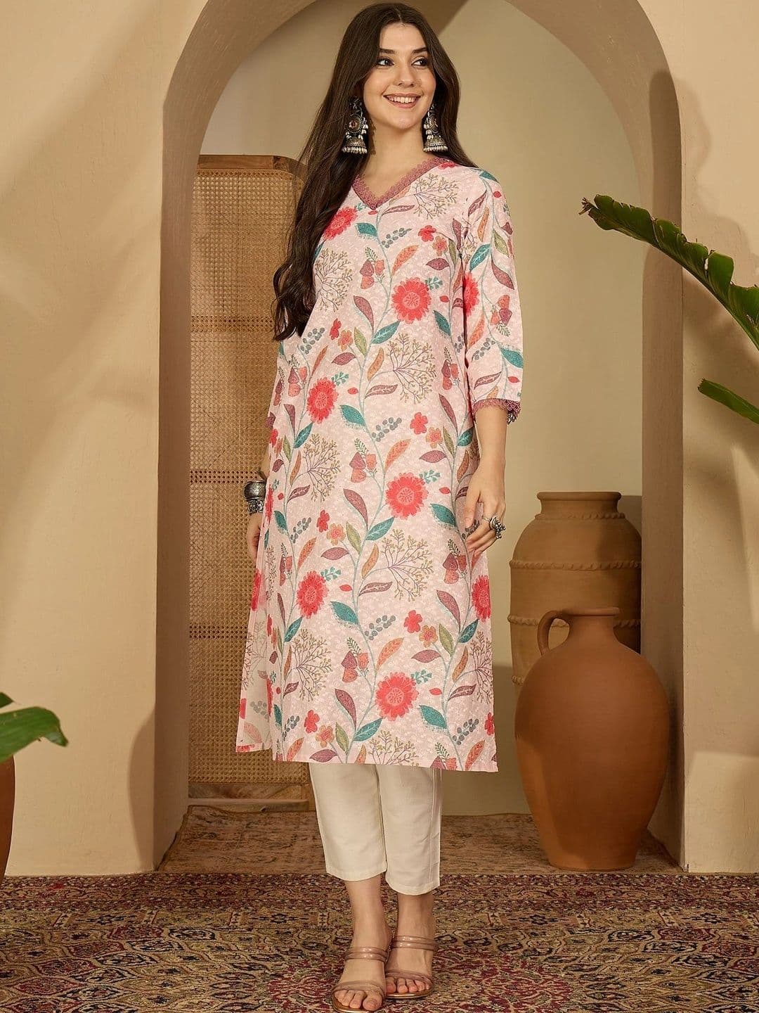 Sangria Women Floral Printed Floral Kurta thumbnail 3