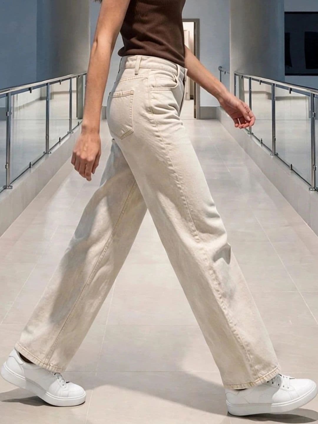 DressBerry Women Classic Regular Fit Mid-Rise Stretchable Jeans thumbnail 4