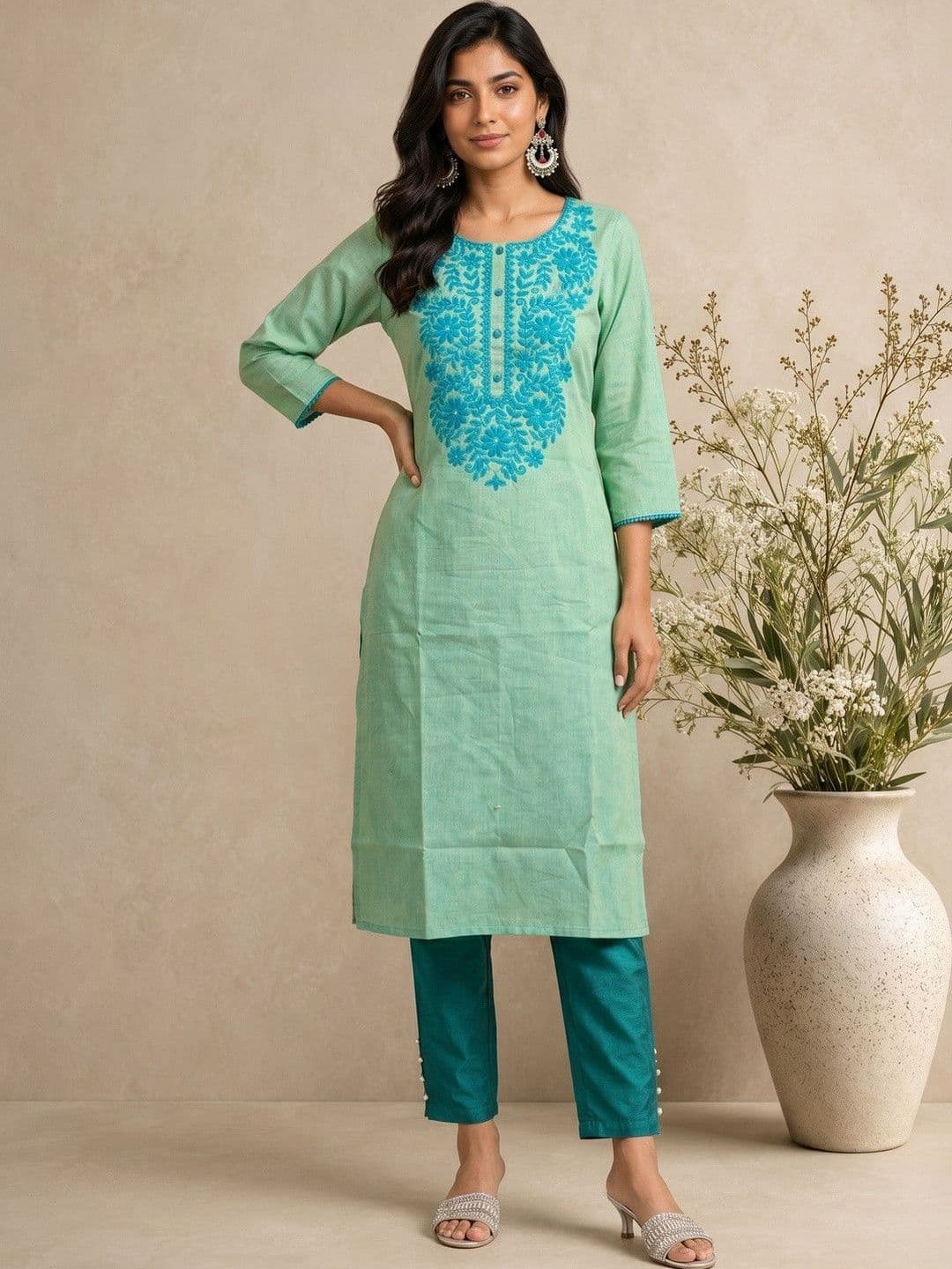 Sangria Women Ethnic Motifs Embroidered Thread Work Kurta thumbnail 2