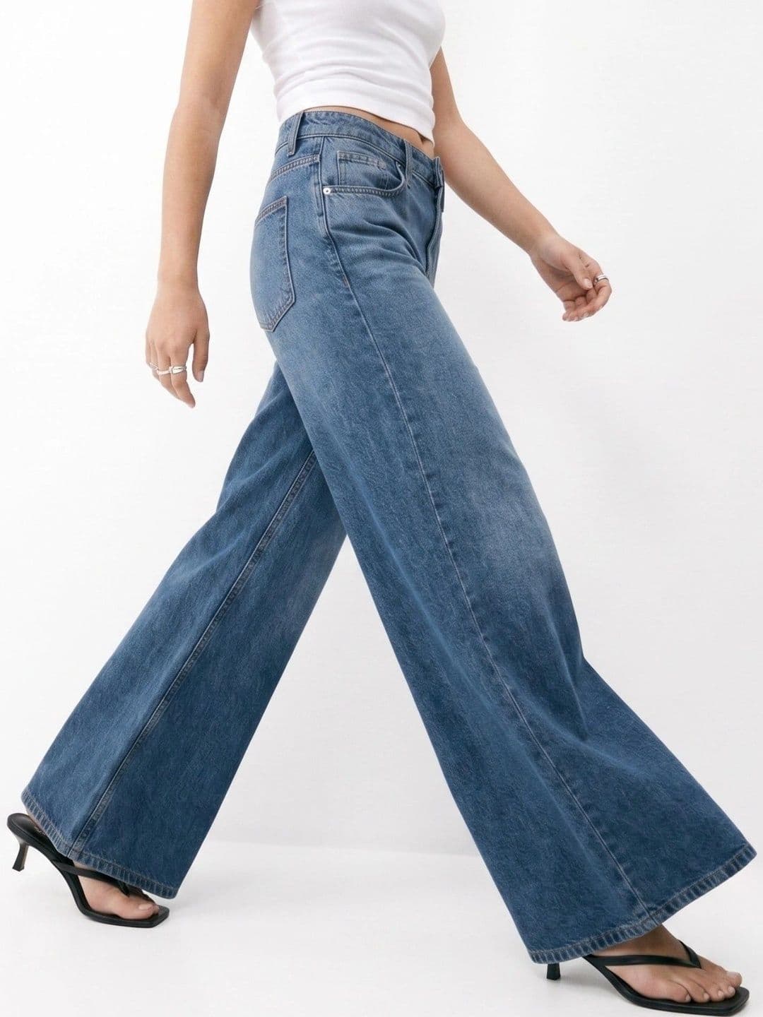 Outzidr Women Relaxed Fit Mid-Rise Jeans thumbnail 4