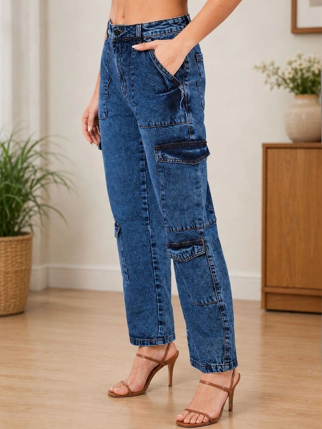 Zaahii Women High-Rise Light Fade Jeans thumbnail 2
