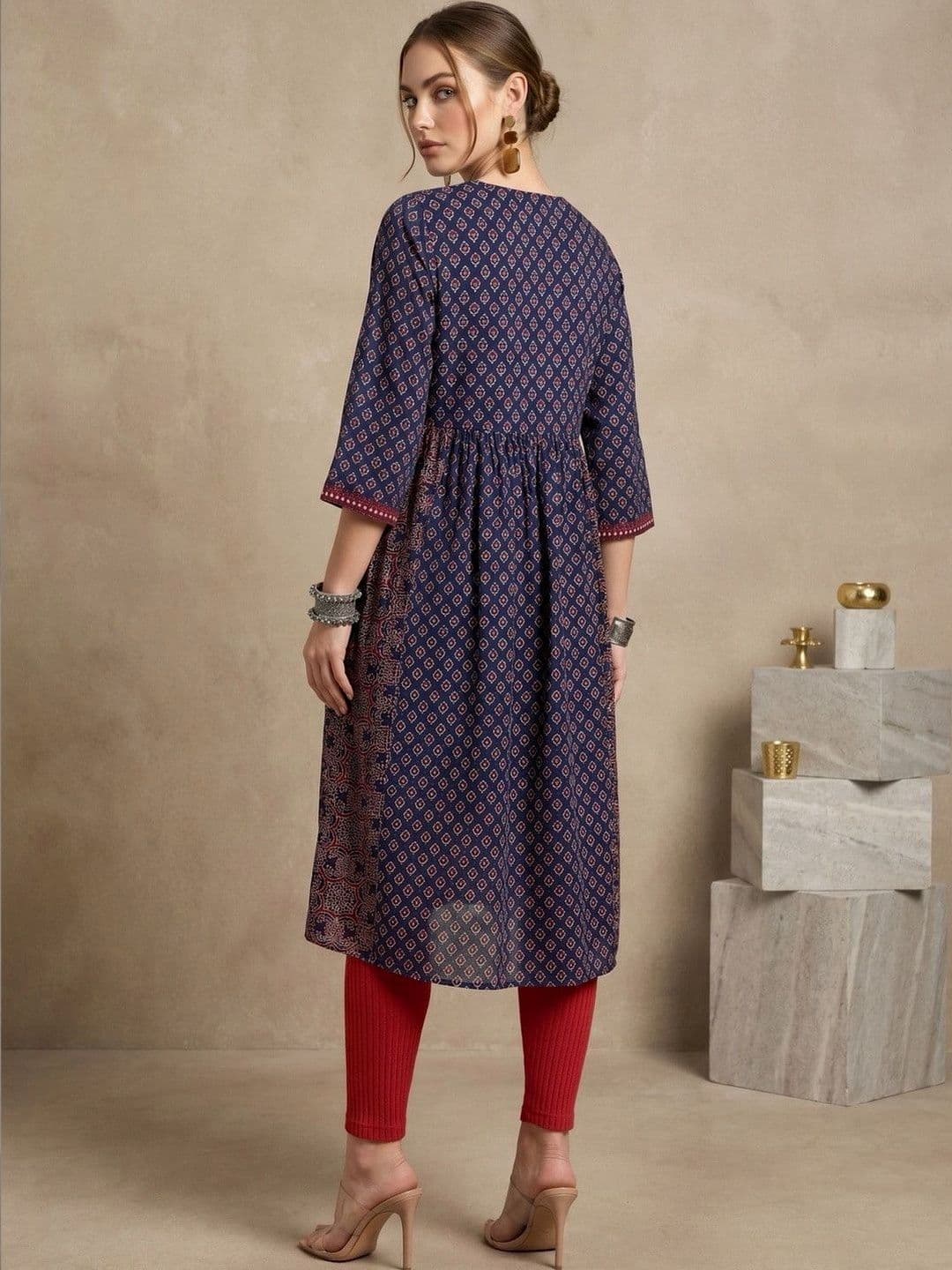 Sangria Women Kurta thumbnail 3