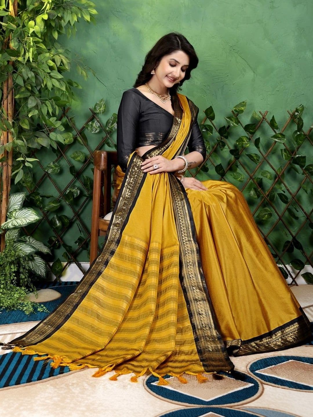 DEVANSH ENTERPRISE Silk Blend Banarasi Saree thumbnail 3