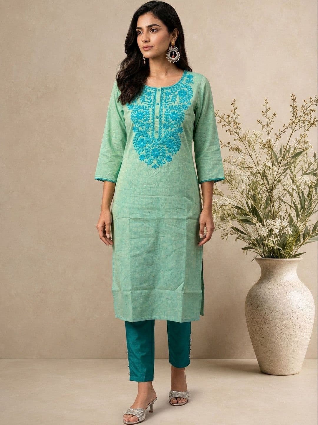 Sangria Women Ethnic Motifs Embroidered Thread Work Kurta thumbnail 4