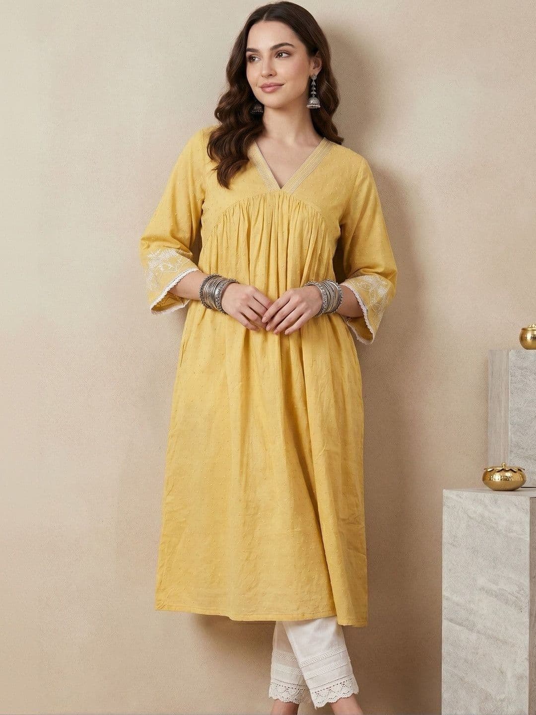 Sangria Women Embellished Thread Work Kurta thumbnail 2