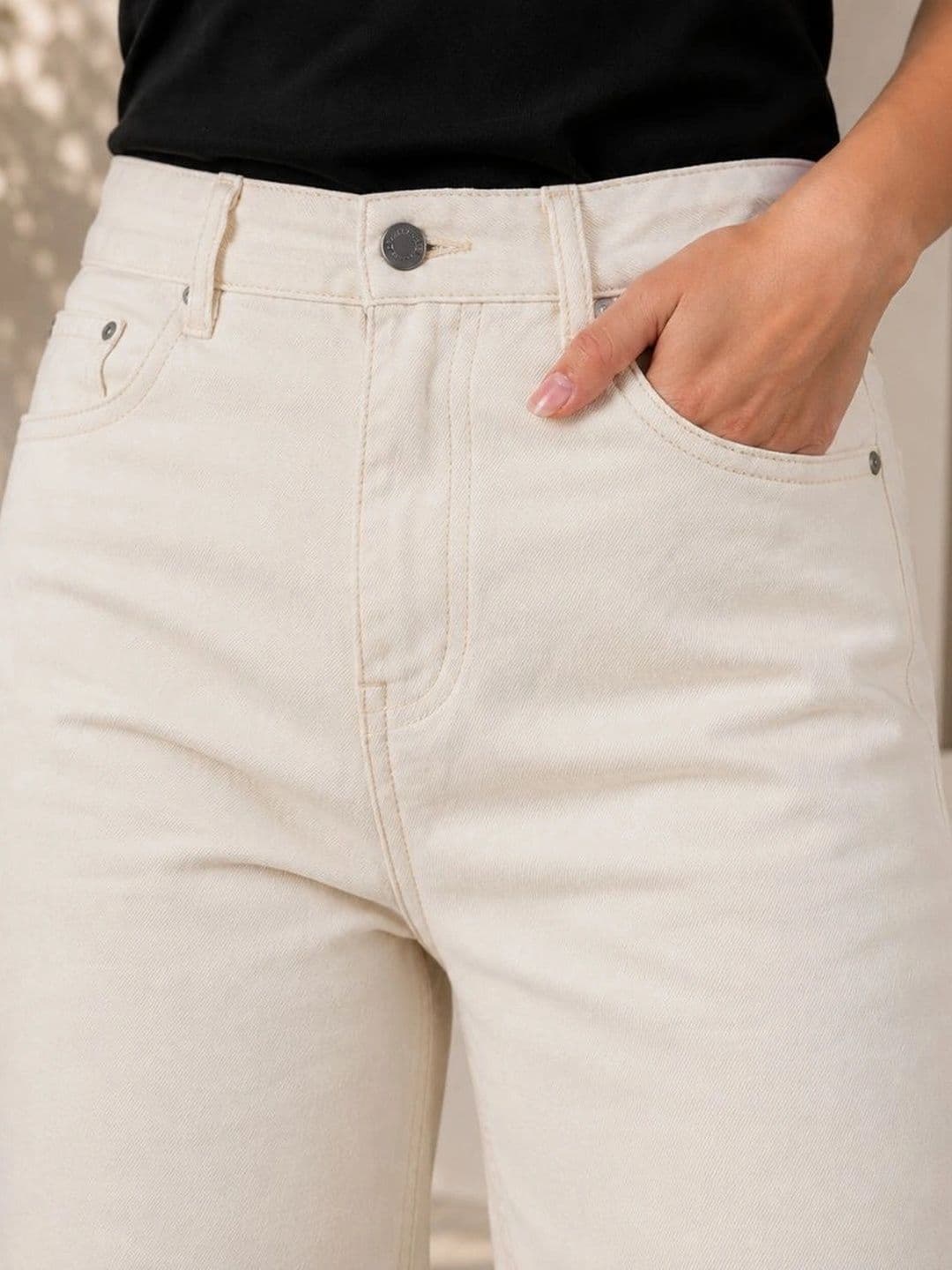 jeancherry Women Classic Regular Fit Mid-Rise Stretchable Jeans thumbnail 2