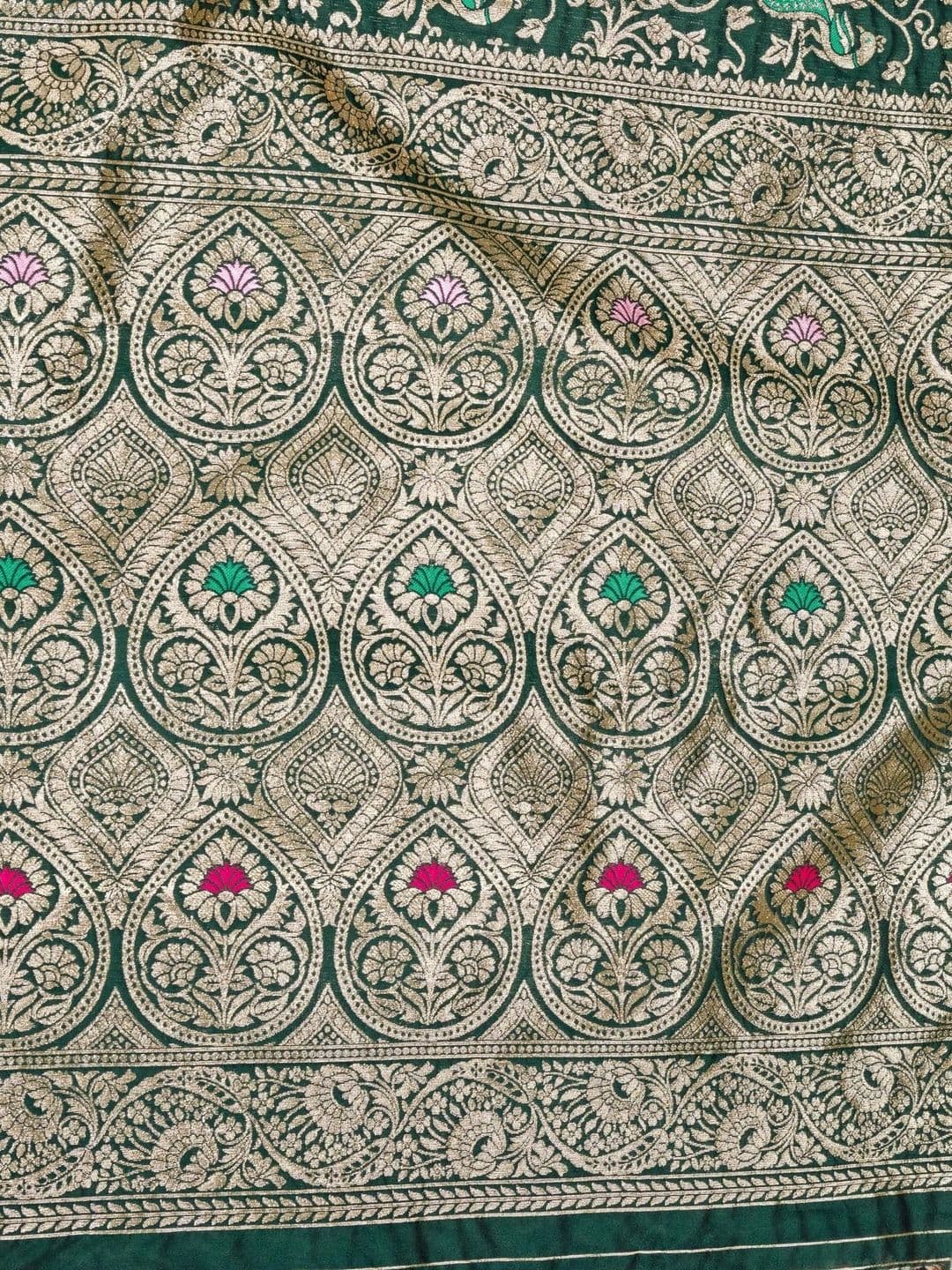 SILKARA CREATION Woven Design Zari Silk Blend Banarasi Saree thumbnail 4