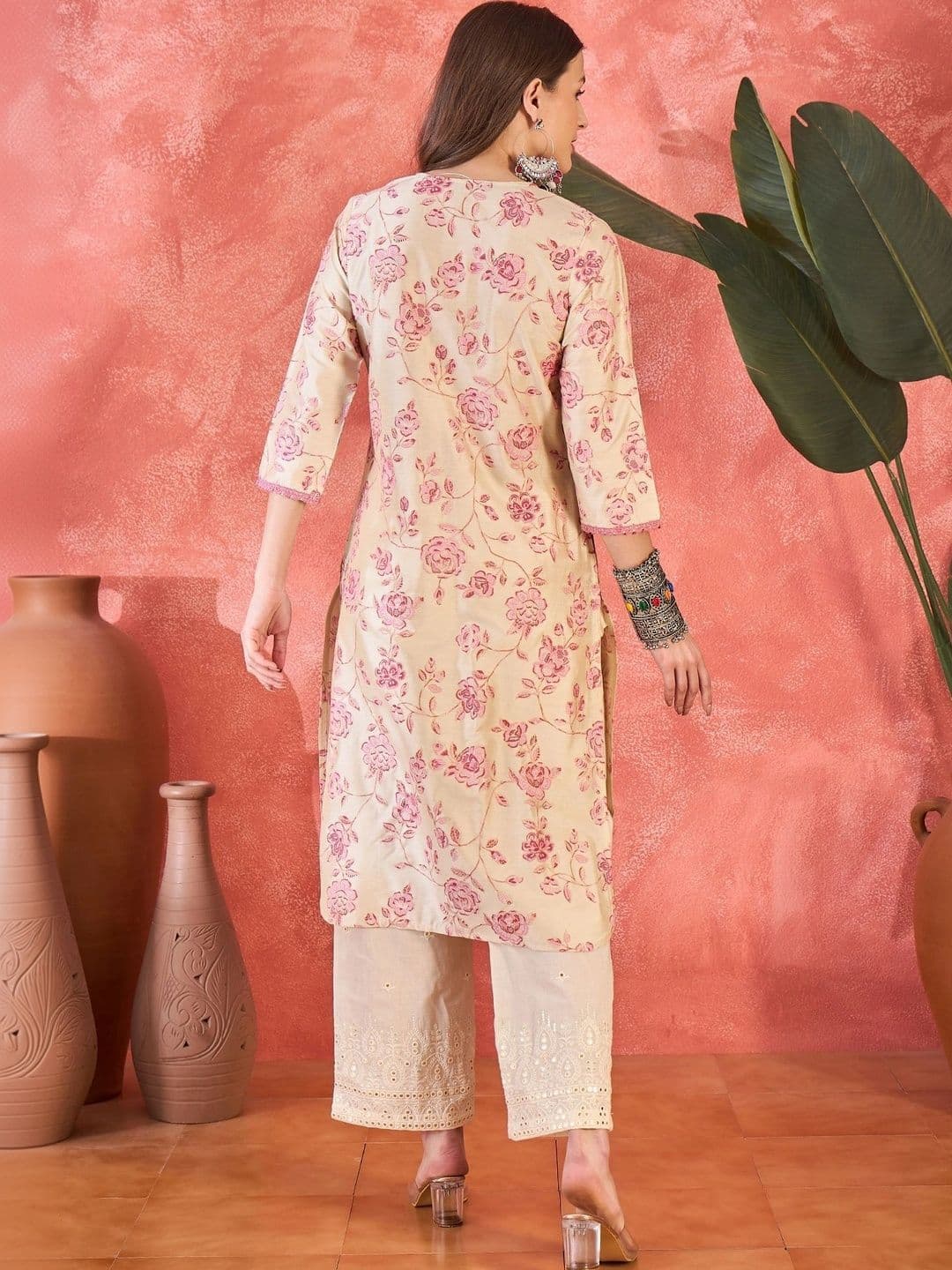 Sangria Women Floral Printed Floral Kurta thumbnail 7
