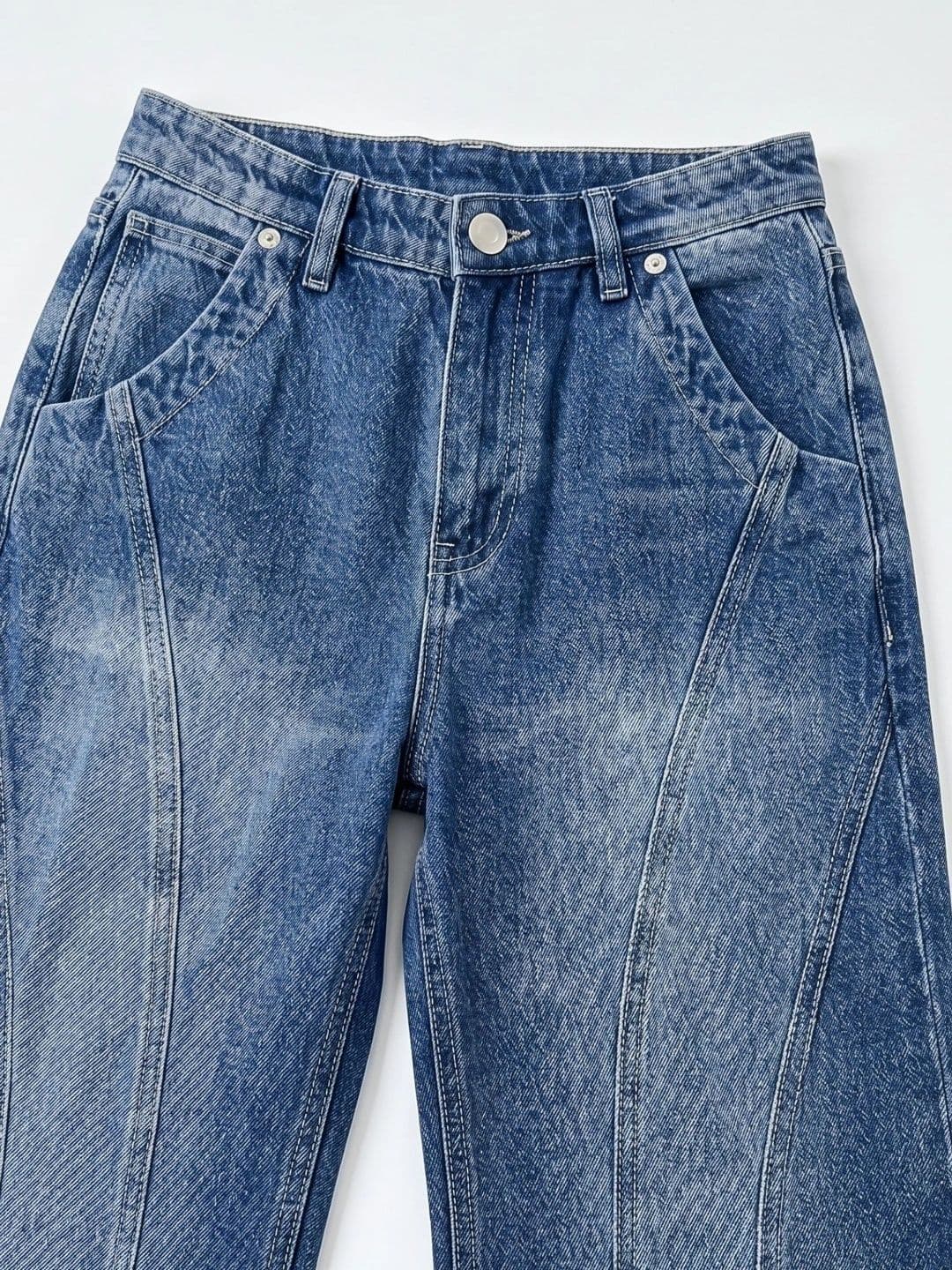 Outzidr Women Relaxed Fit Mid-Rise Jeans thumbnail 5