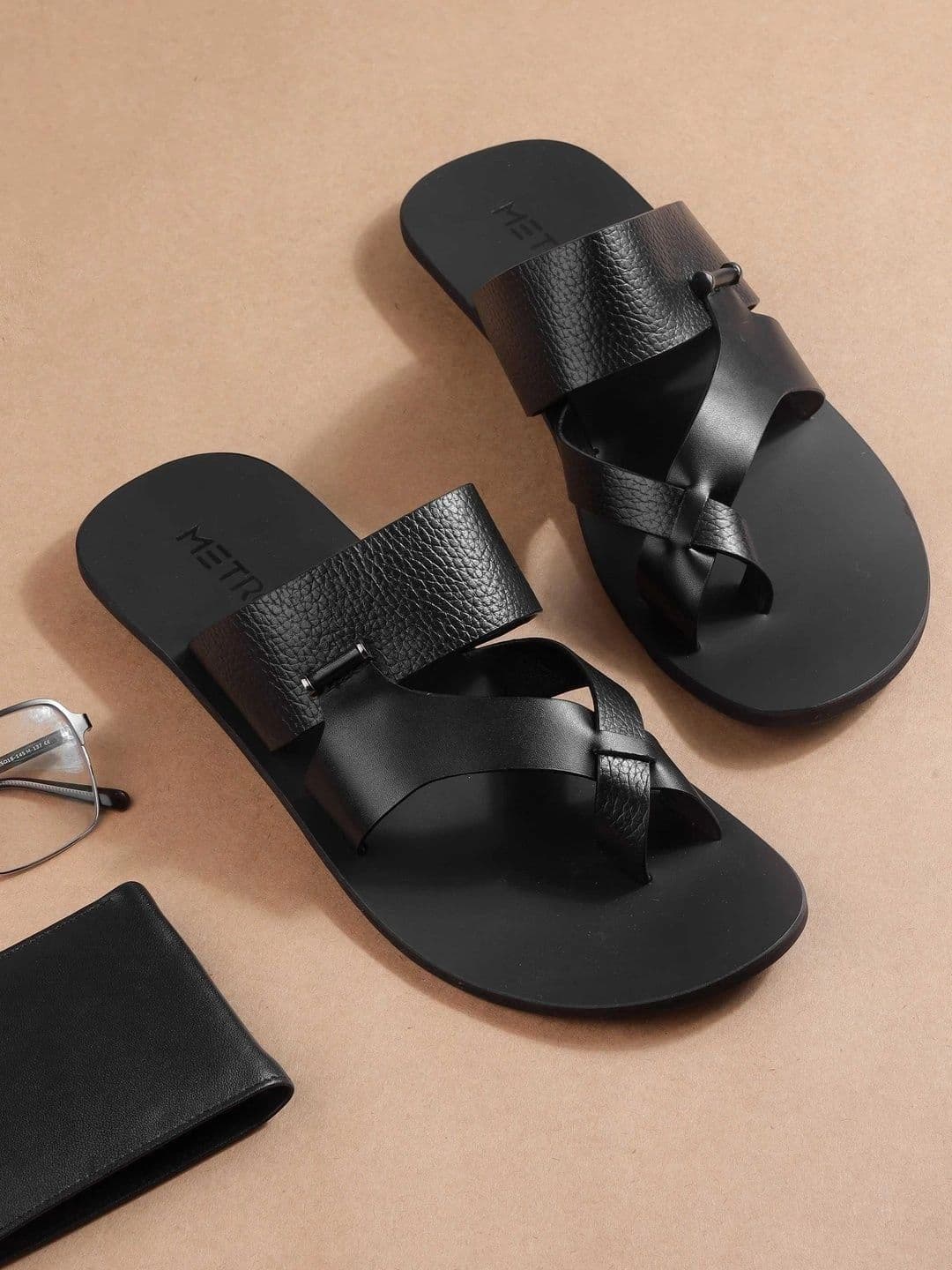 Metro Men Thong Flip-Flops - view 1