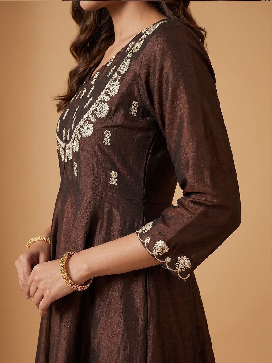 Varanga Women Ethnic Motifs Embroidered Regular Thread Work Kurta with Trousers & With Dupatta thumbnail 7