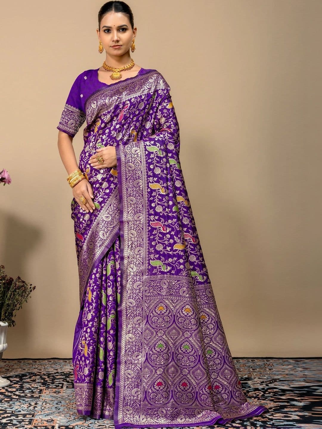 SILKARA CREATION Floral Zari Silk Blend Banarasi Saree - view 1
