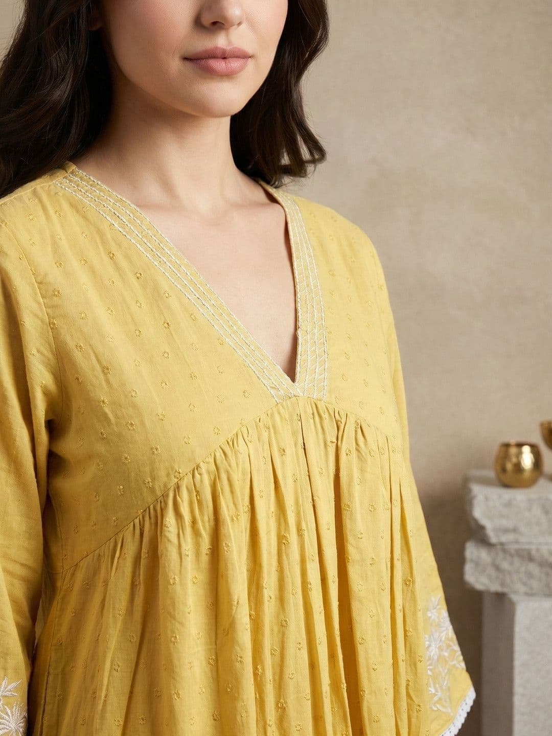 Sangria Women Embellished Thread Work Kurta thumbnail 6
