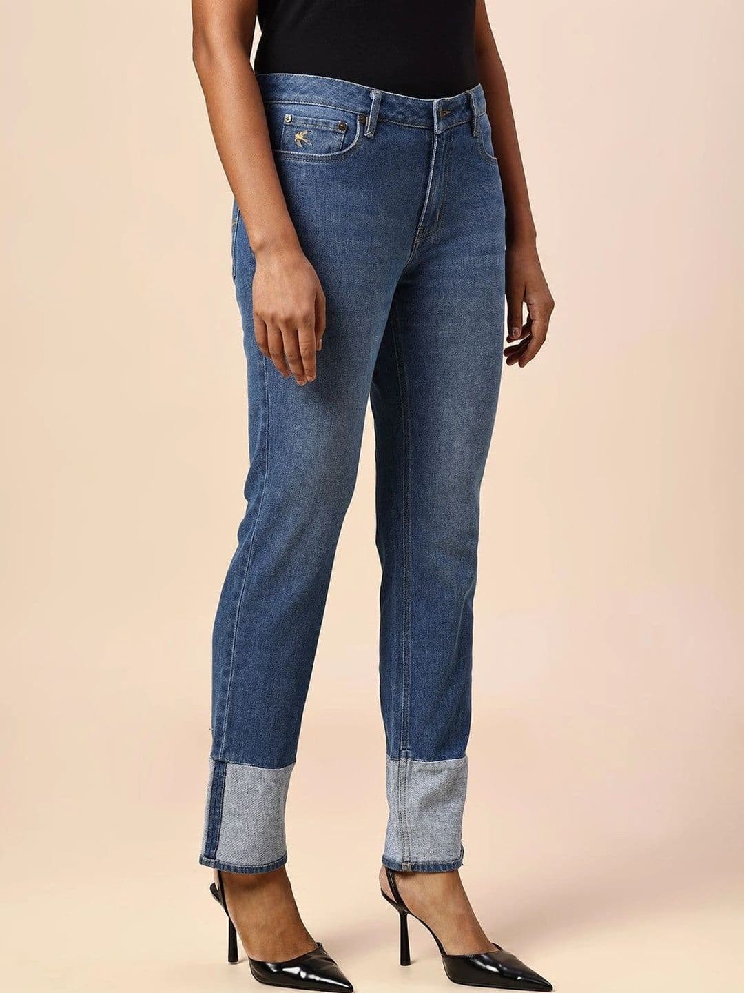 Chemistry Women Straight Fit Mid-Rise Cuffed Hem Jeans thumbnail 3