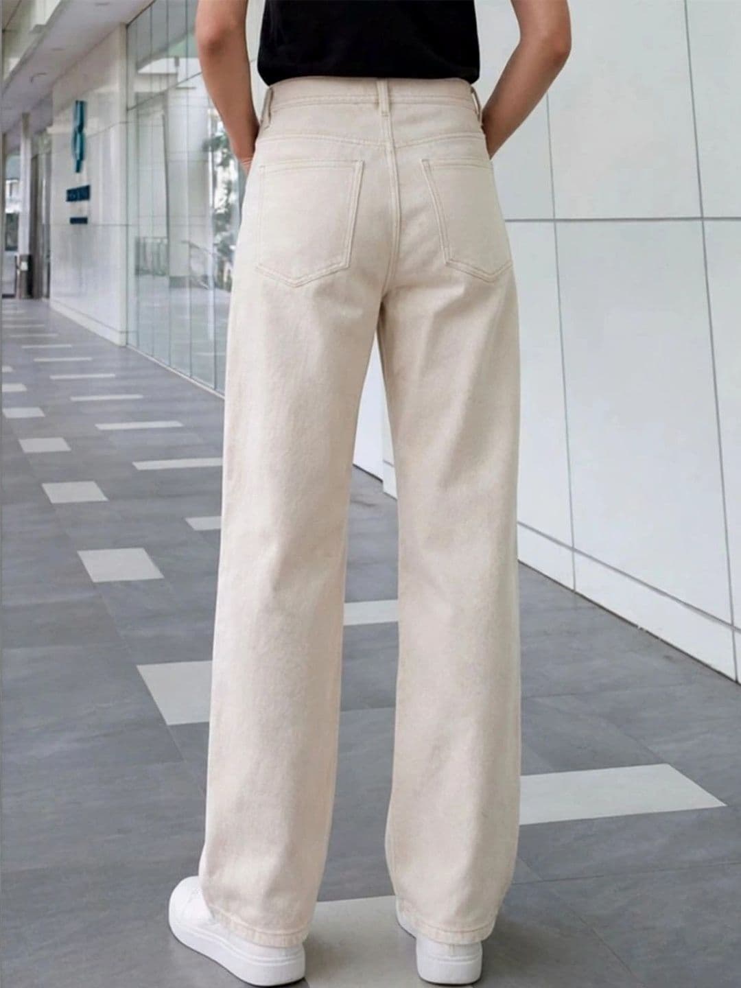 Metronaut Women Classic Regular Fit Mid-Rise Stretchable Jeans thumbnail 4