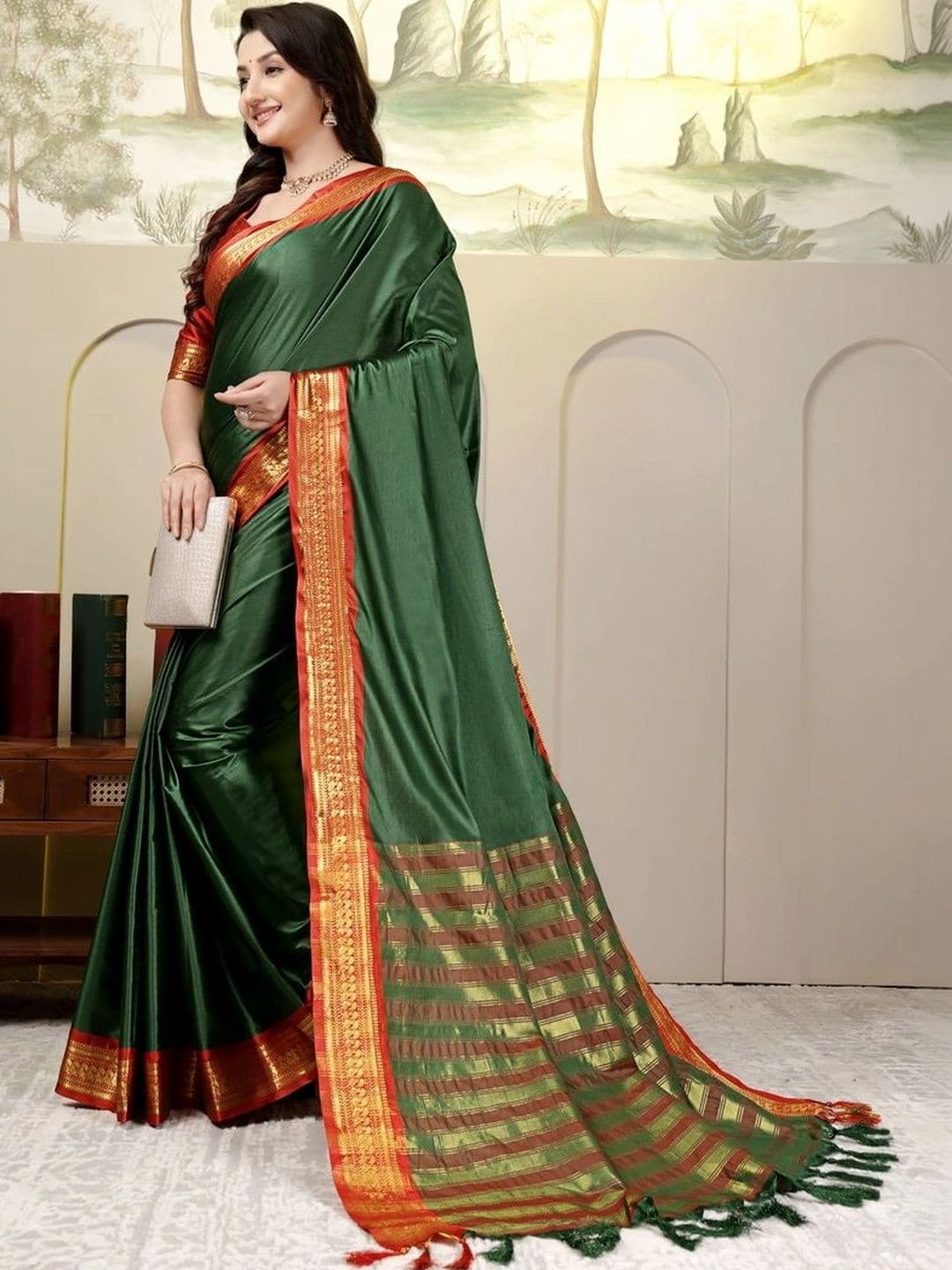 DEVANSH ENTERPRISE Woven Design Zari Silk Blend Banarasi Saree thumbnail 4