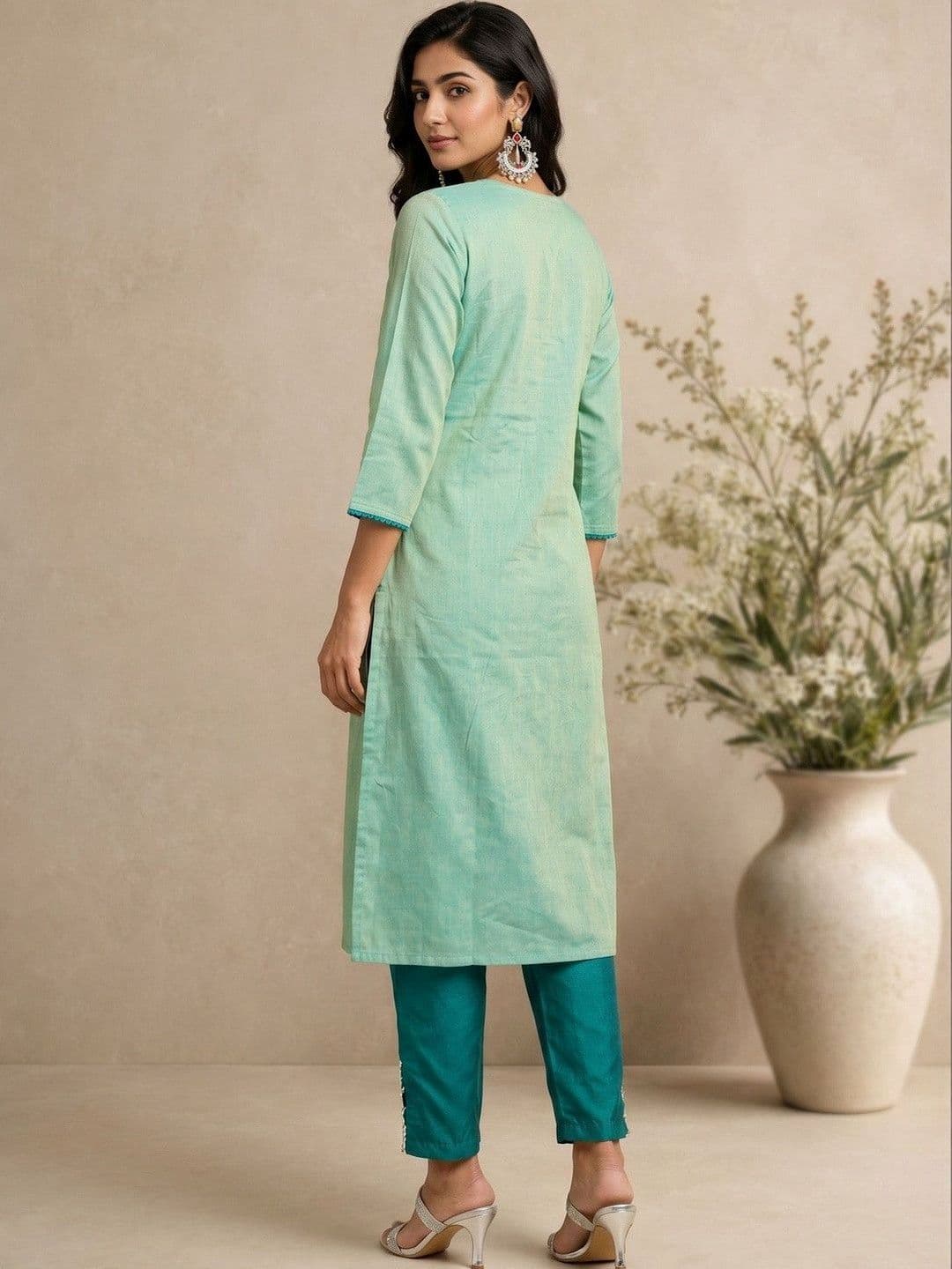 Sangria Women Ethnic Motifs Embroidered Thread Work Kurta thumbnail 6