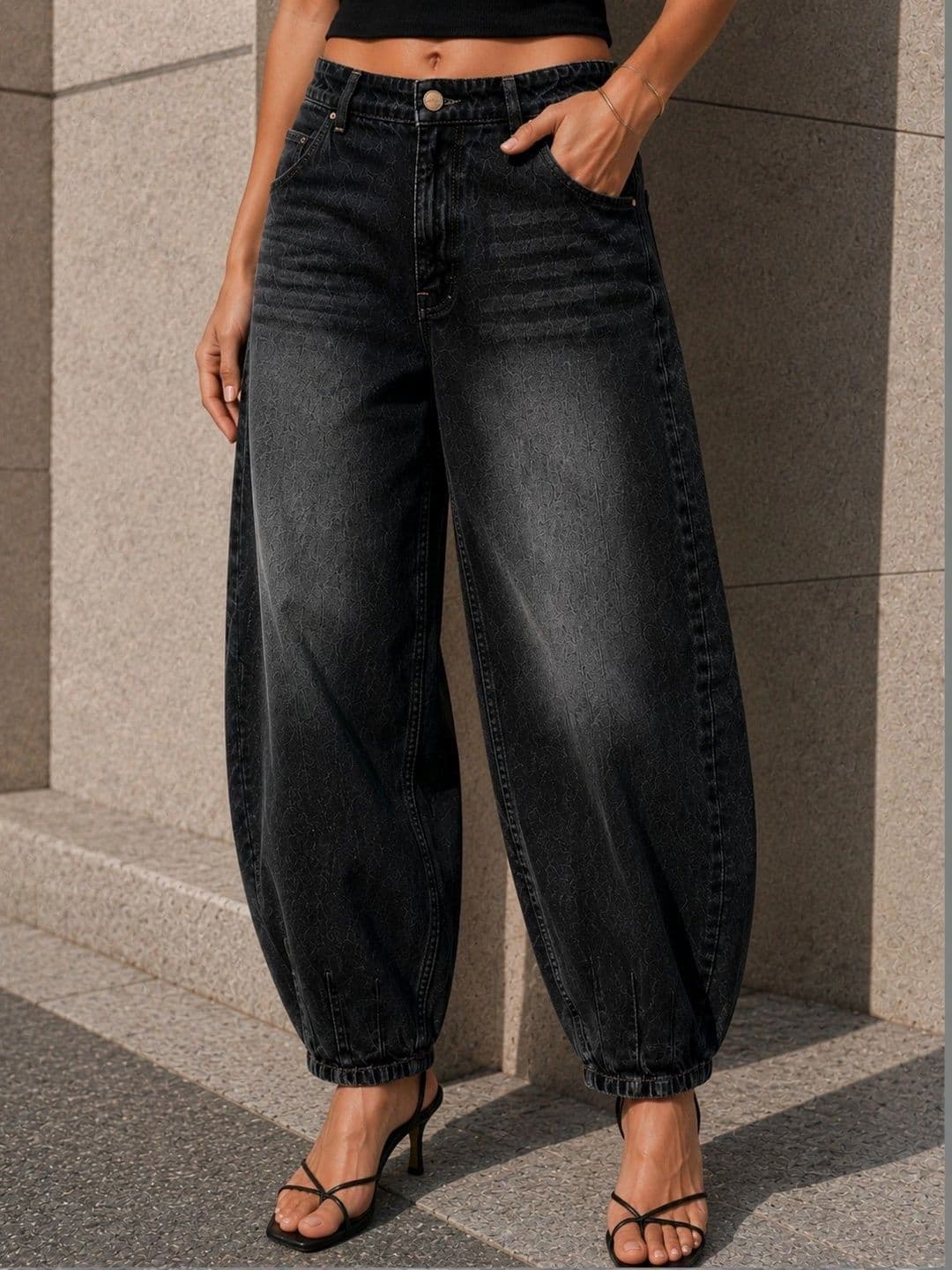 STRV Women Mid-Rise Low Distress Cuffed Hem Jeans thumbnail 2