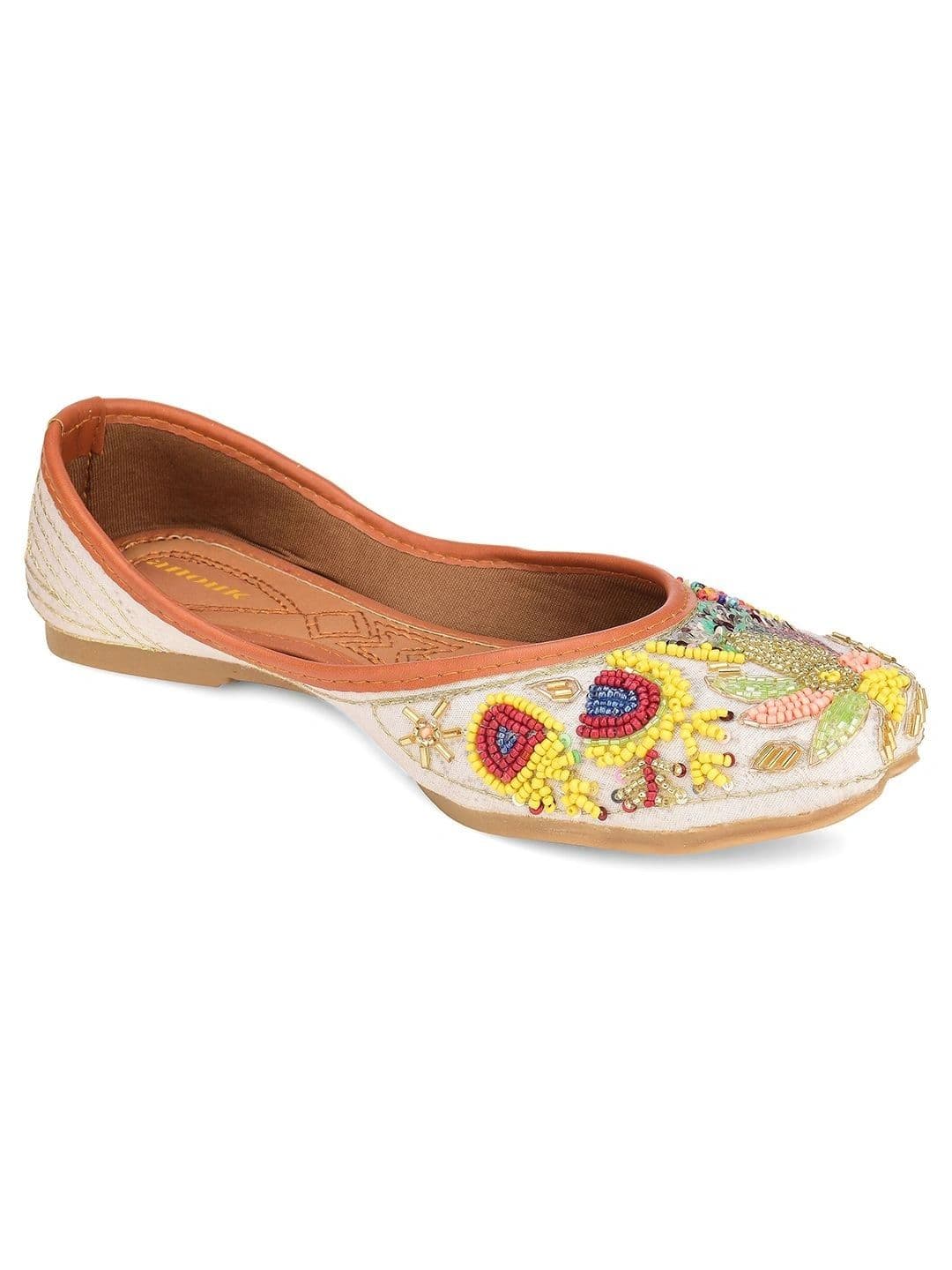 Anouk Women Embellished Ethnic Mojaris Flats thumbnail 5