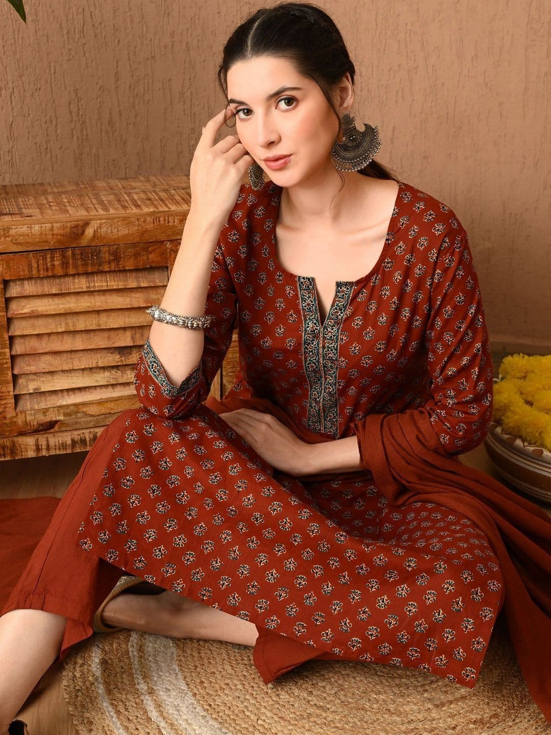 Anouk Rustic Women Ethnic Motifs Printed Regular Pure Cotton Kurta with Trousers & With Dupatta thumbnail 4