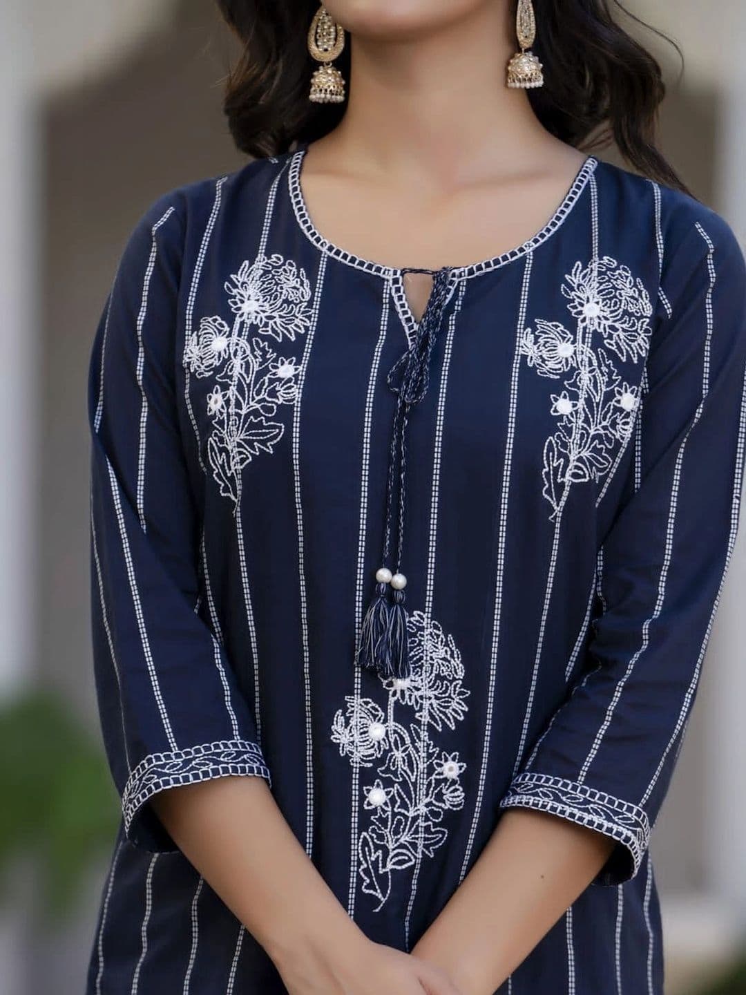 sarachna Women Ethnic Motifs Embroidered Regular Thread Work Pure Cotton Kurta with Trousers & With Dupatta thumbnail 5