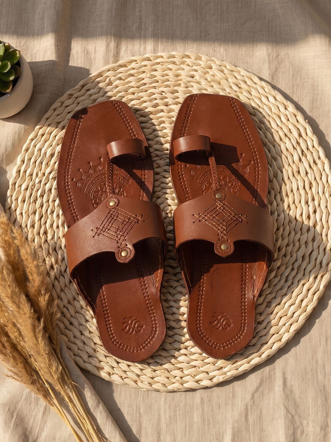 House of Pataudi Men Leather Kolhapuri Comfort Sandals - view 1