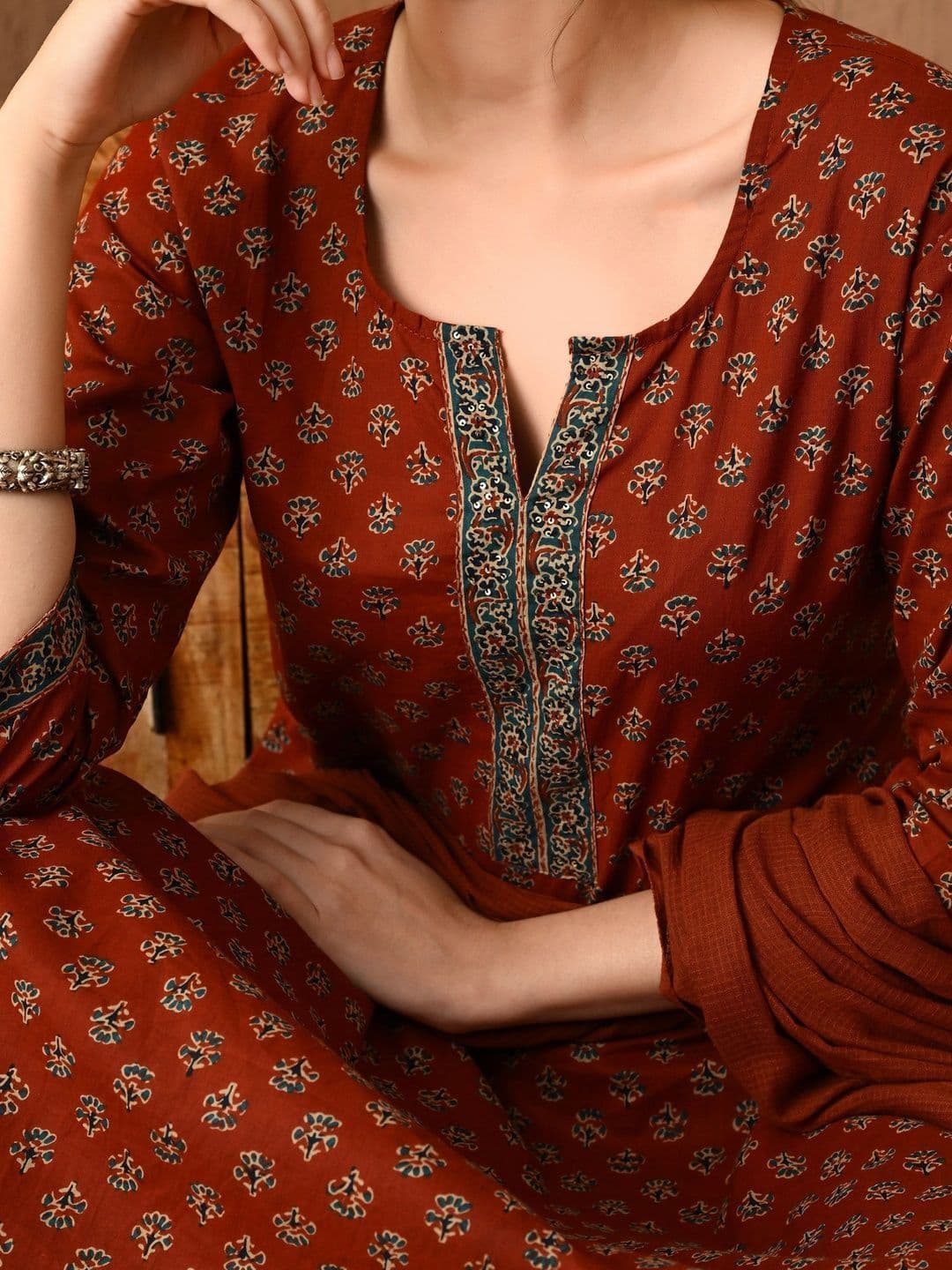 Anouk Rustic Women Ethnic Motifs Printed Regular Pure Cotton Kurta with Trousers & With Dupatta thumbnail 7