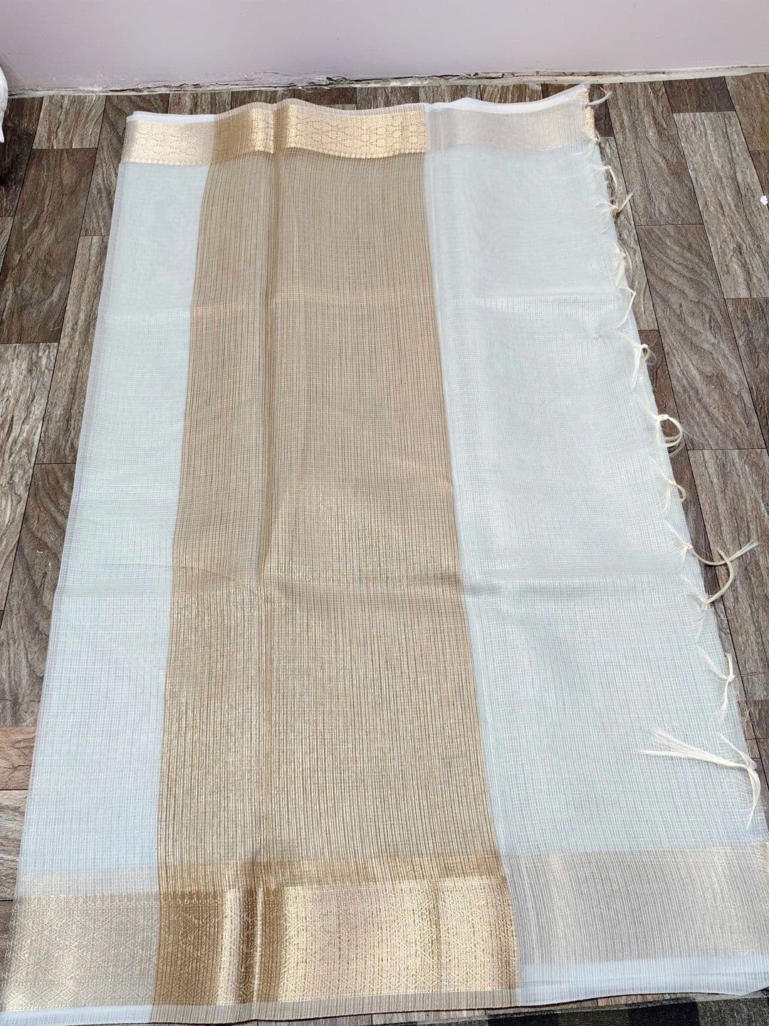 Naveera Woven Design Zari Pure Cotton Designer Banarasi Saree thumbnail 4