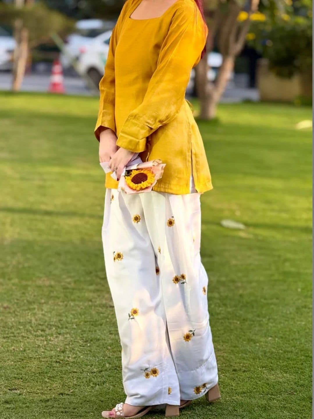 HERE&NOW Women Floral Regular Kurti with Patiala thumbnail 4