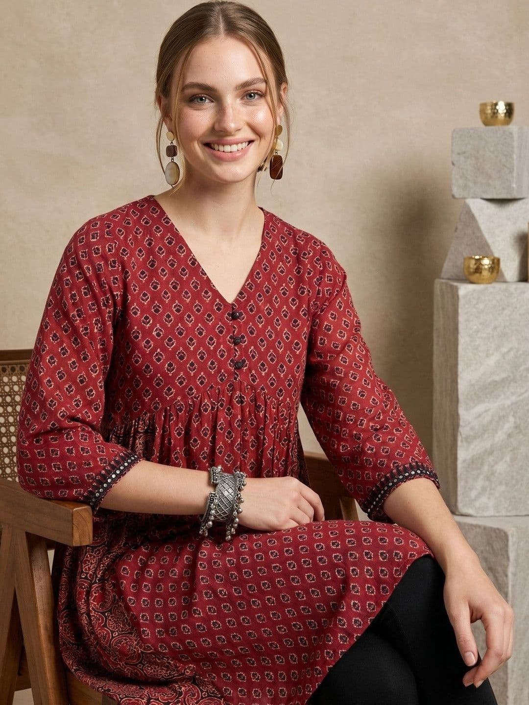 Sangria Women Geometric Printed Kurta thumbnail 3