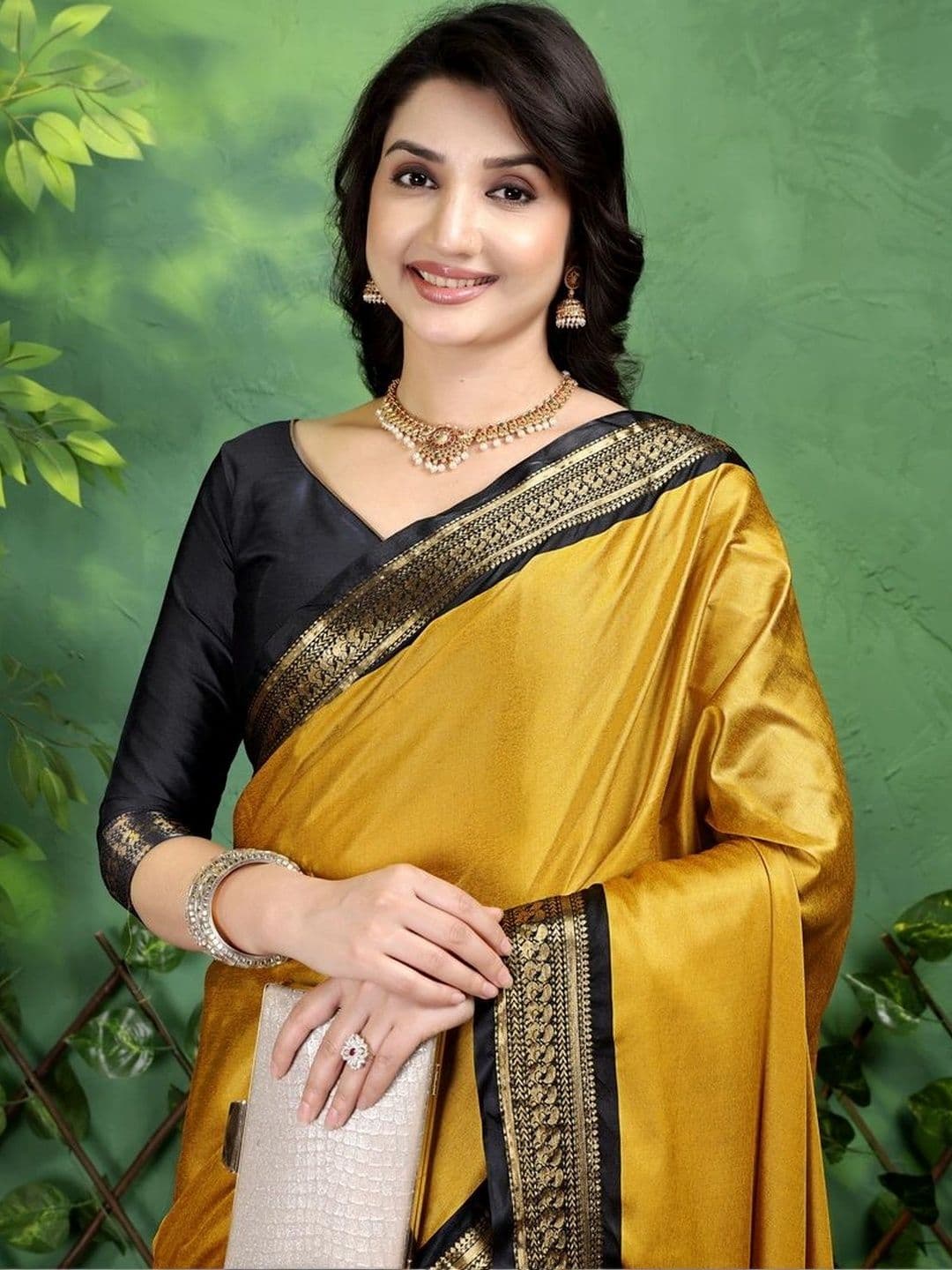DEVANSH ENTERPRISE Silk Blend Banarasi Saree thumbnail 4