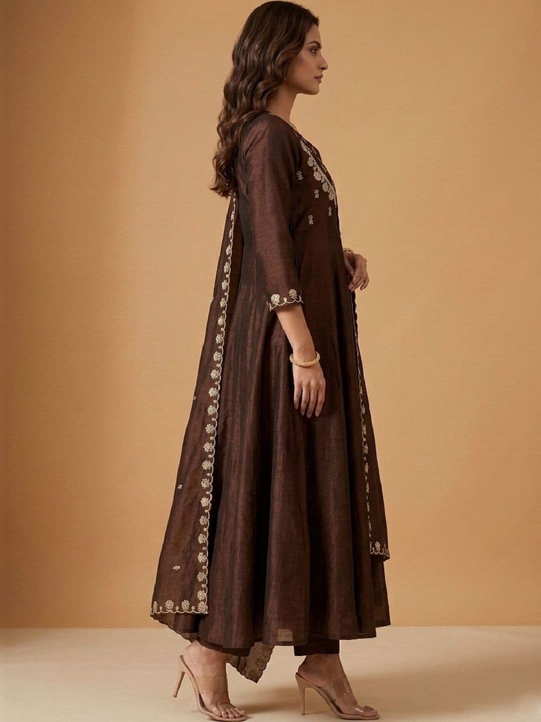 Varanga Women Ethnic Motifs Embroidered Regular Thread Work Kurta with Trousers & With Dupatta thumbnail 3