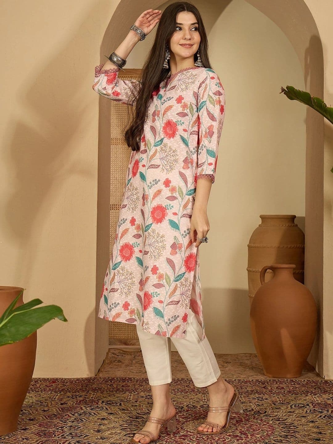 Sangria Women Floral Printed Floral Kurta thumbnail 6