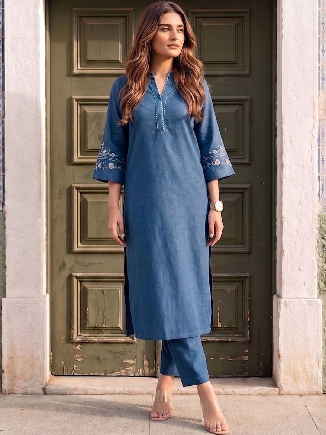 Varanga Women Floral Embroidered Regular Thread Work Kurta with Trousers thumbnail 2