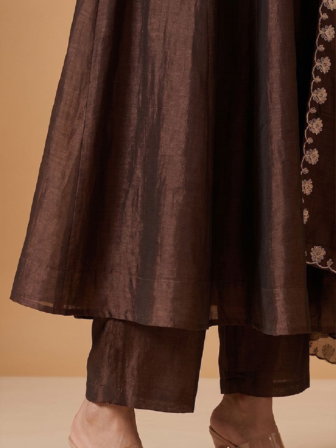 Varanga Women Ethnic Motifs Embroidered Regular Thread Work Kurta with Trousers & With Dupatta thumbnail 6