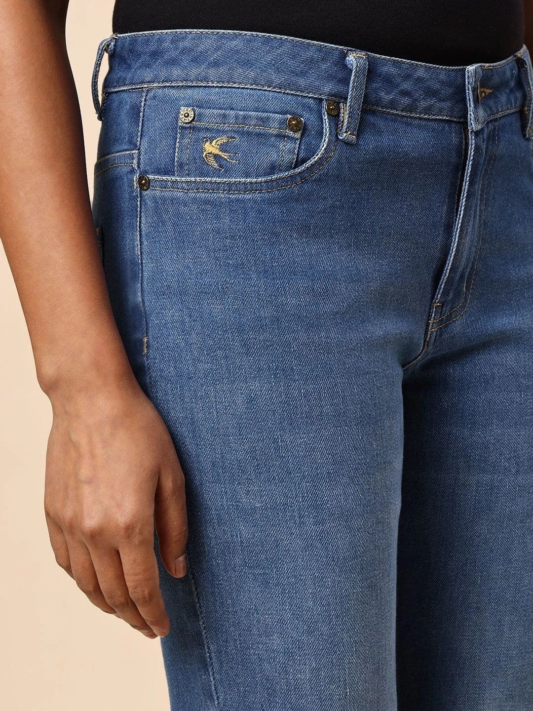 Chemistry Women Straight Fit Mid-Rise Cuffed Hem Jeans thumbnail 4