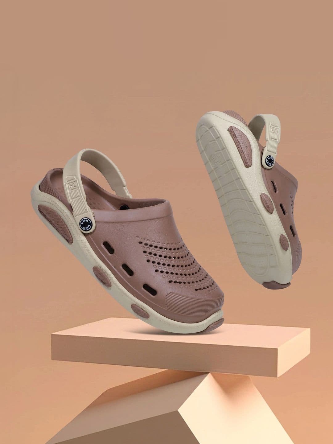 FOOT CARE Men Colourblocked Clogs - view 1