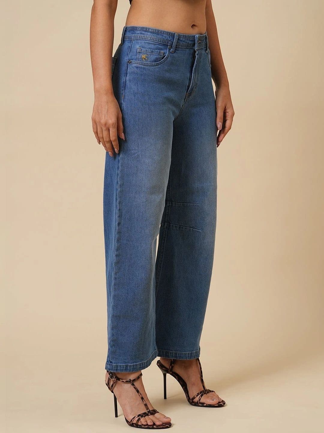 Chemistry Women Boyfriend Fit Mid-Rise Light Fade Jeans thumbnail 6