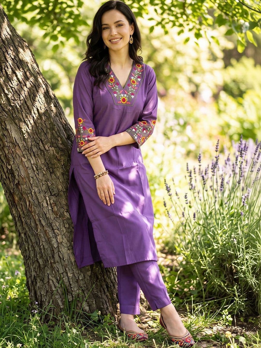Indo Era Women Floral Embroidered Regular Thread Work Kurta with Trousers thumbnail 2