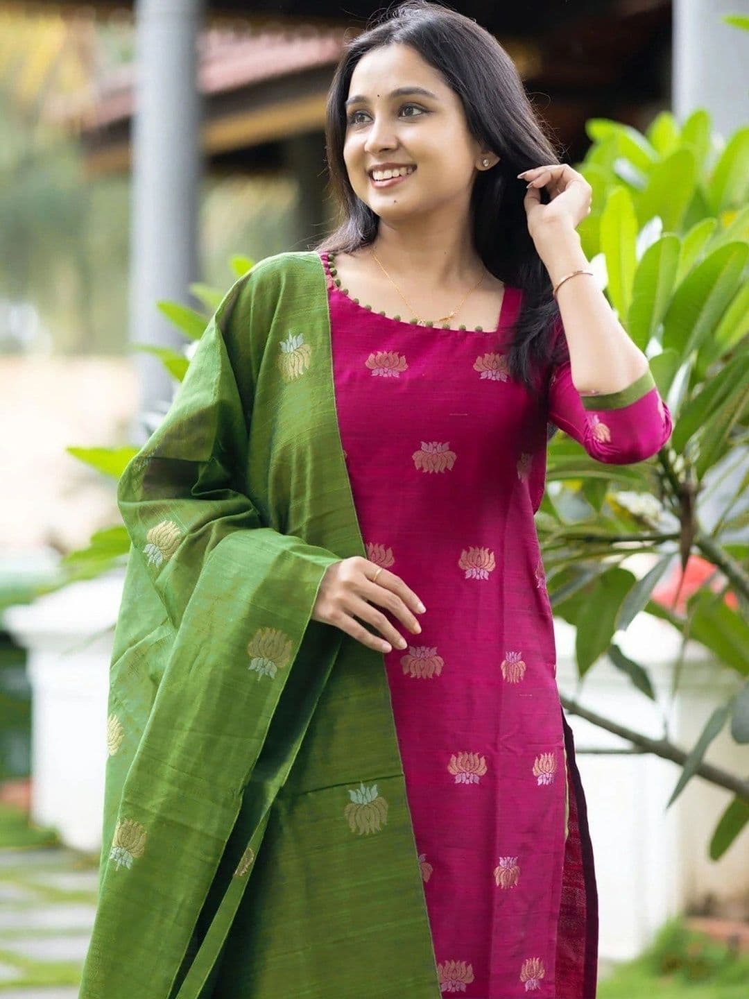 Sangria Women Floral Printed Regular Kurta with Trousers & With Dupatta thumbnail 2