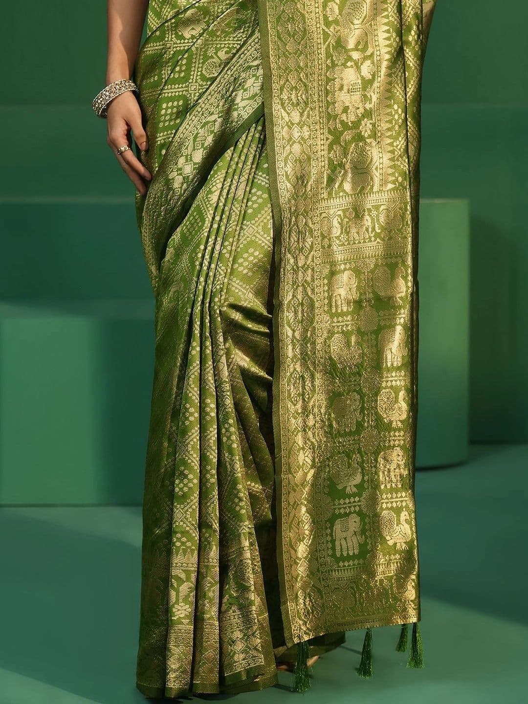 Libas Woven Design Zari Brocade Saree thumbnail 4