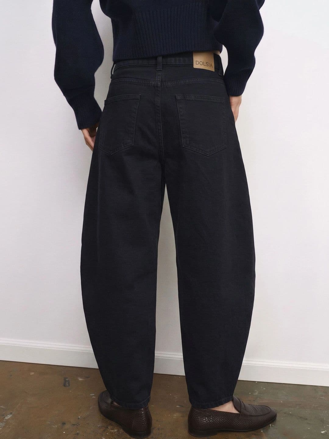 dolsia Women High-Rise Coated Stretchable Jeans thumbnail 4