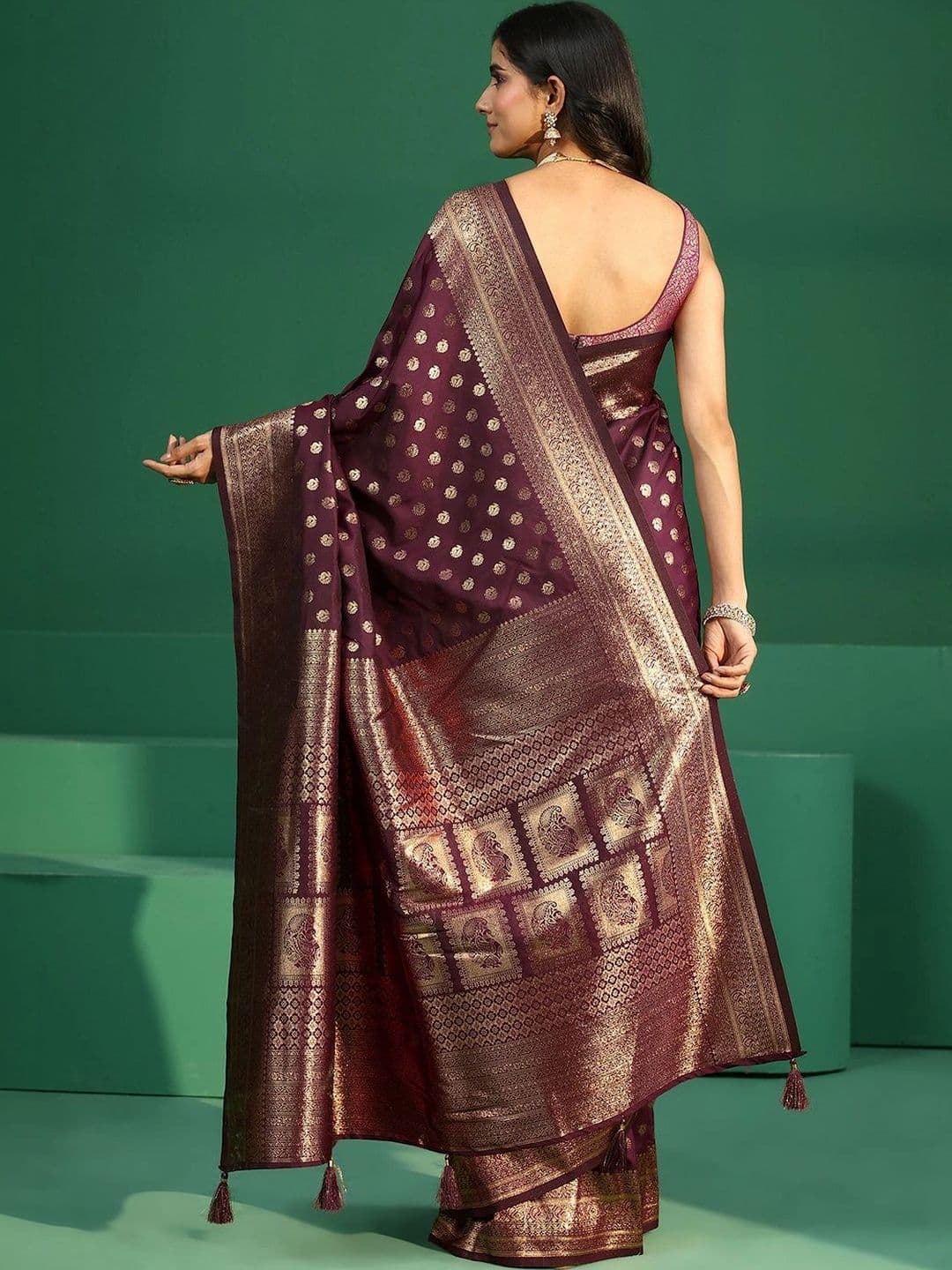 Libas Ethnic Motifs Zari Silk Blend Saree thumbnail 7