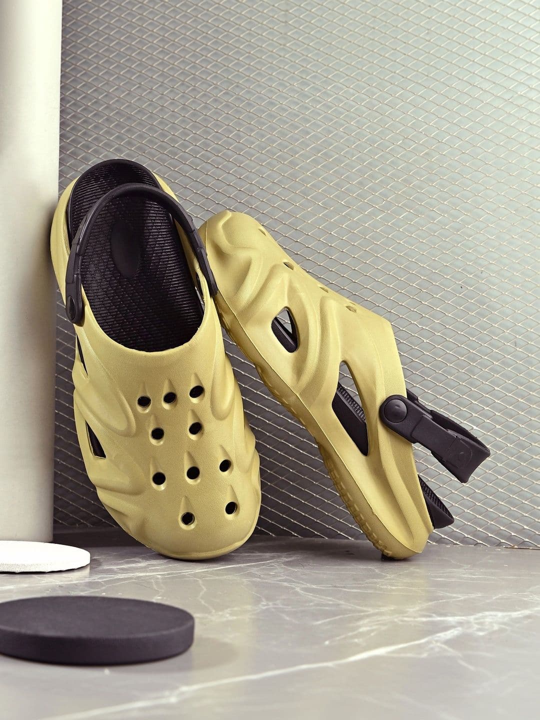 Vortek Men Clogs - view 1