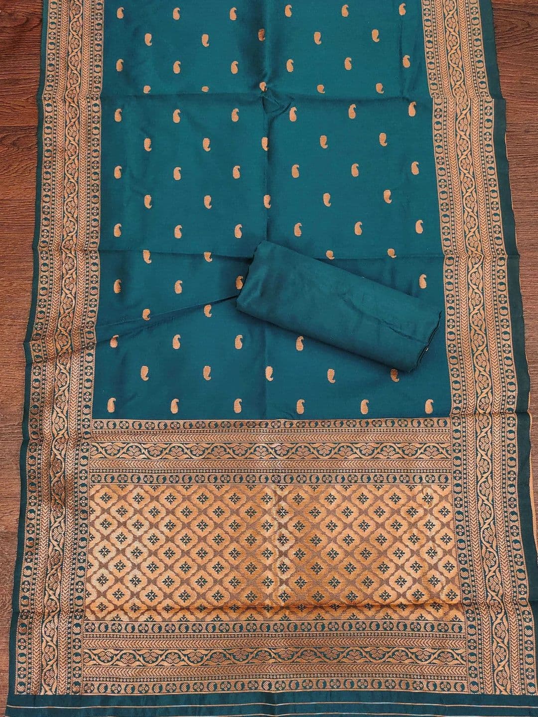 HERE&NOW Semi-Stitched Dress Material thumbnail 3